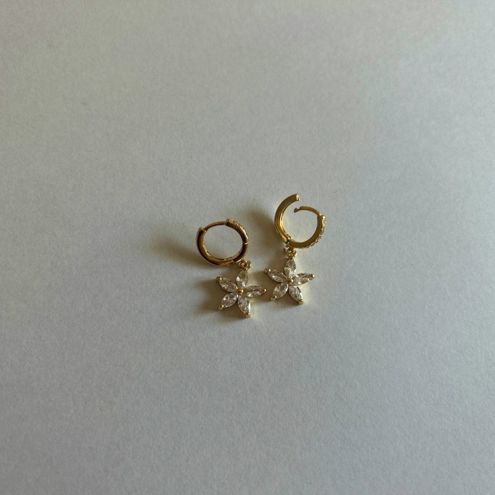 Gold earrings, small hoops, flowers